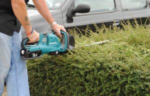best cordless hedge trimmer reviews