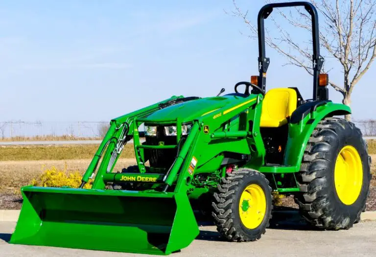 John Deere 4044M