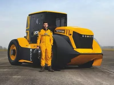 JCB-Fastrac-Two